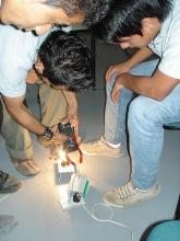 Grupo de estudiantes de electricidad